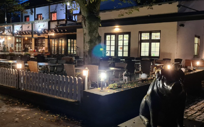 Ansicht außen abends